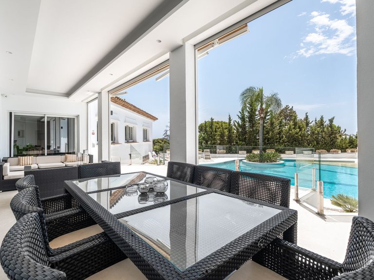 Villa for Sale in El Paraiso, Malaga 7