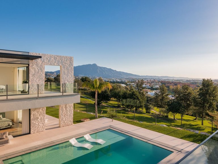 Villa for Sale in Benahavís, Malaga 1