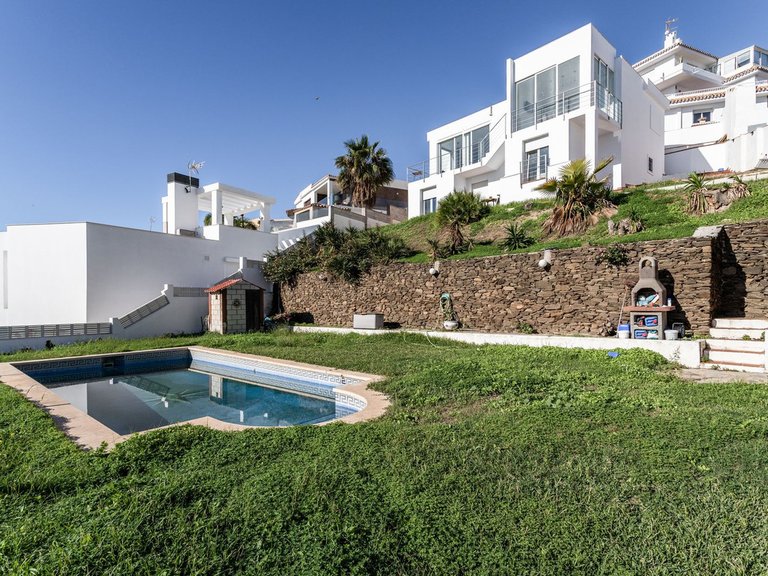 Villa for Sale in El Faro, Malaga 1