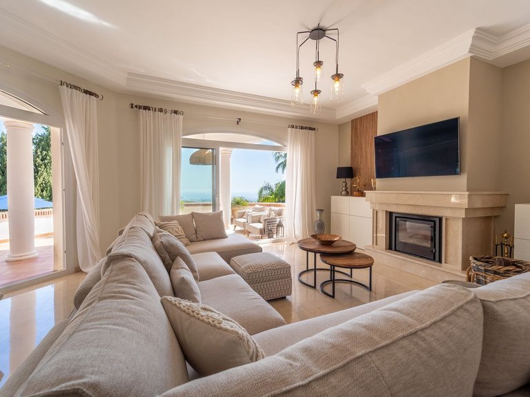 Villa for Sale in Valtocado, Malaga 19