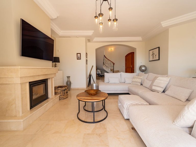 Villa for Sale in Valtocado, Malaga 23