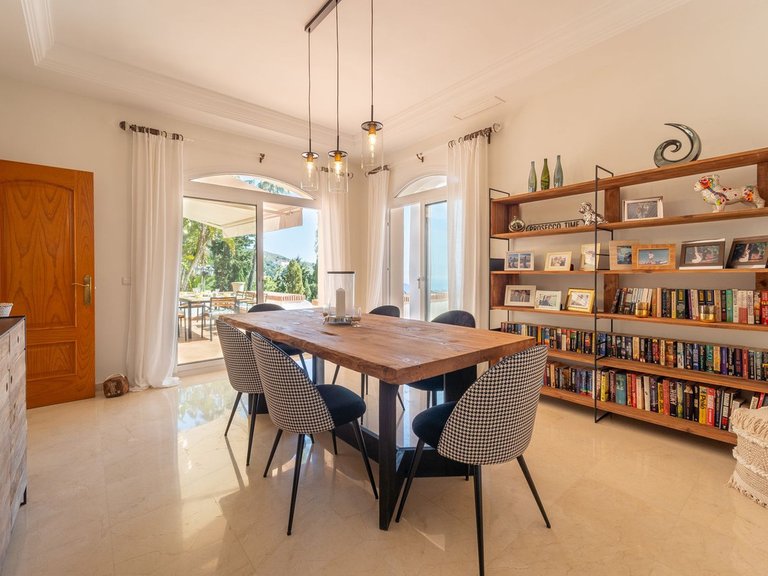 Villa for Sale in Valtocado, Malaga 28