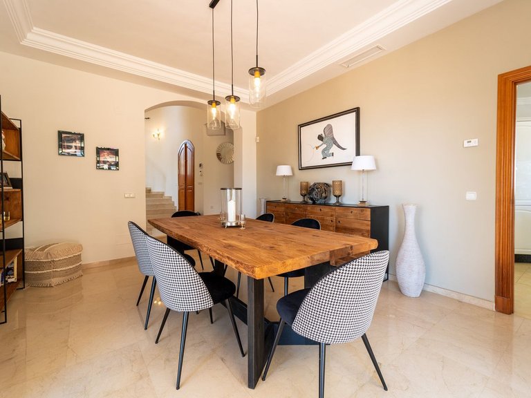 Villa for Sale in Valtocado, Malaga 30