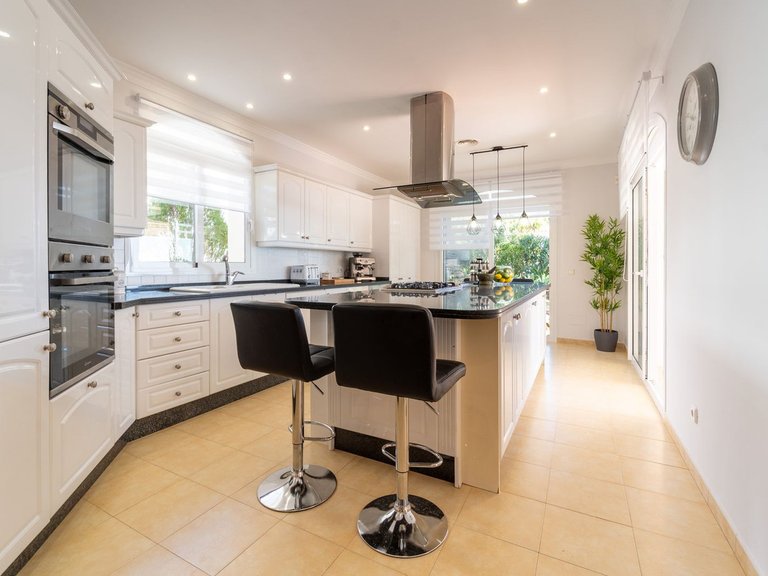 Villa for Sale in Valtocado, Malaga 31
