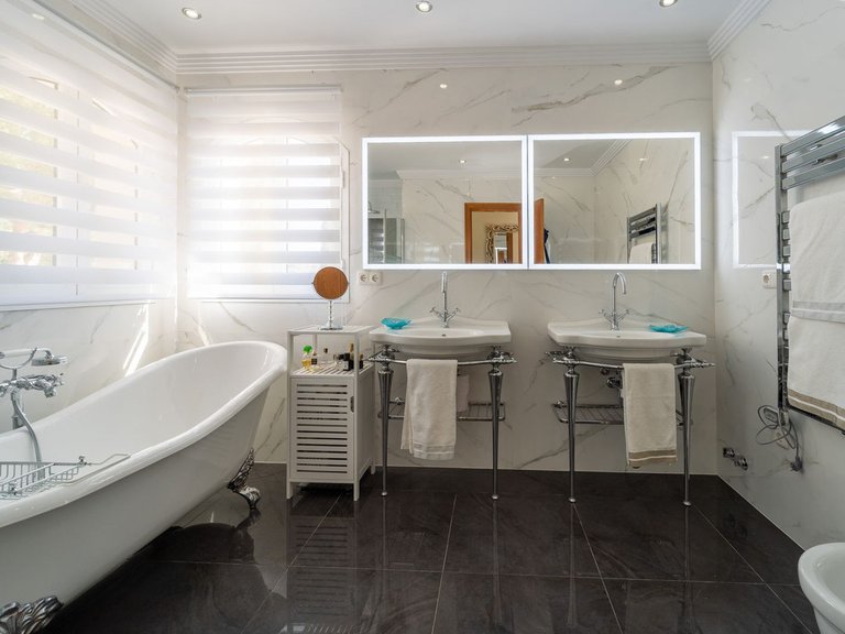 Villa for Sale in Valtocado, Malaga 50