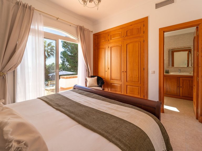 Villa for Sale in Valtocado, Malaga 54
