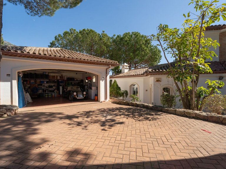 Villa for Sale in Valtocado, Malaga 6
