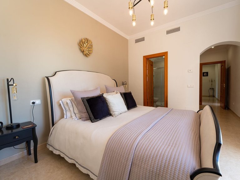 Villa for Sale in Valtocado, Malaga 62