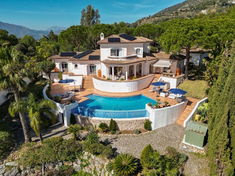 Villa for Sale in Valtocado, Malaga 72
