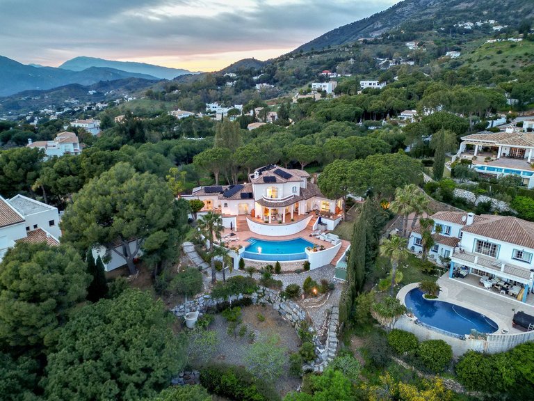 Villa for Sale in Valtocado, Malaga 75