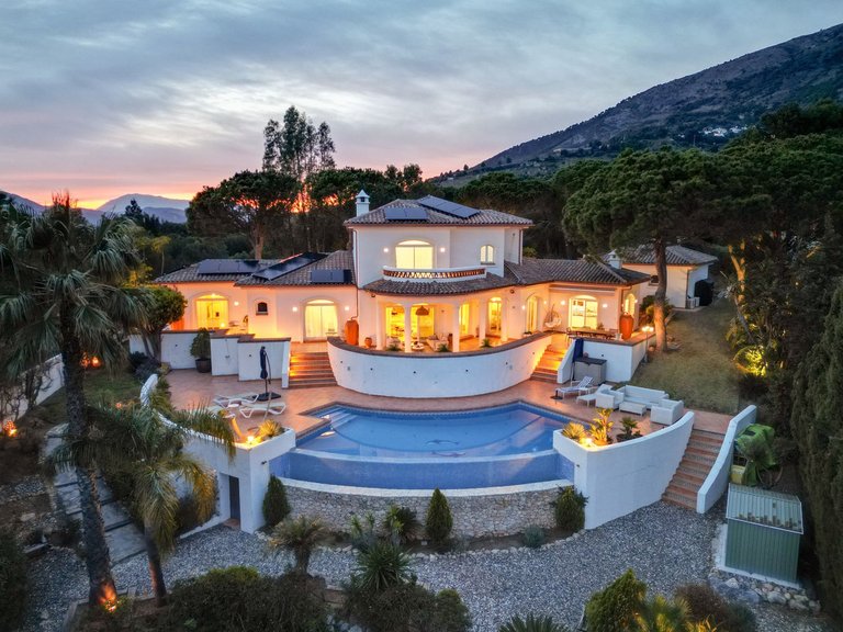 Villa for Sale in Valtocado, Malaga 79