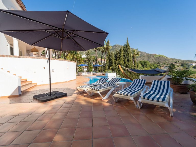 Villa for Sale in Valtocado, Malaga 9