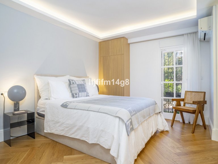 Apartment for Sale in Nueva Andalucía, Malaga 10