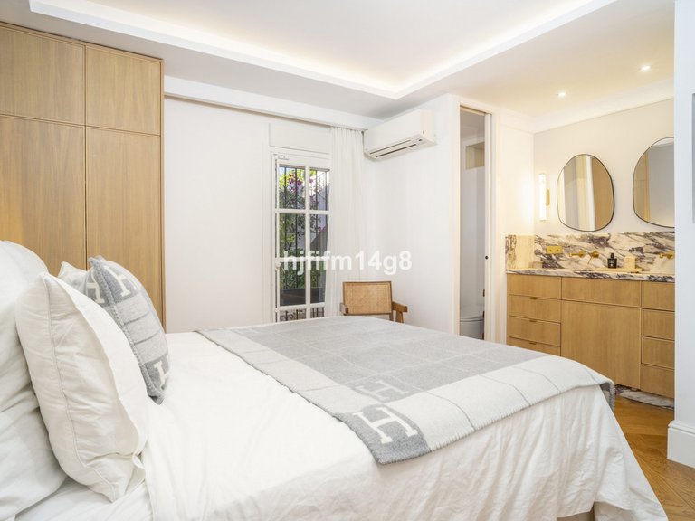 Apartment for Sale in Nueva Andalucía, Malaga 11