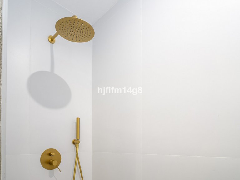 Apartment for Sale in Nueva Andalucía, Malaga 17