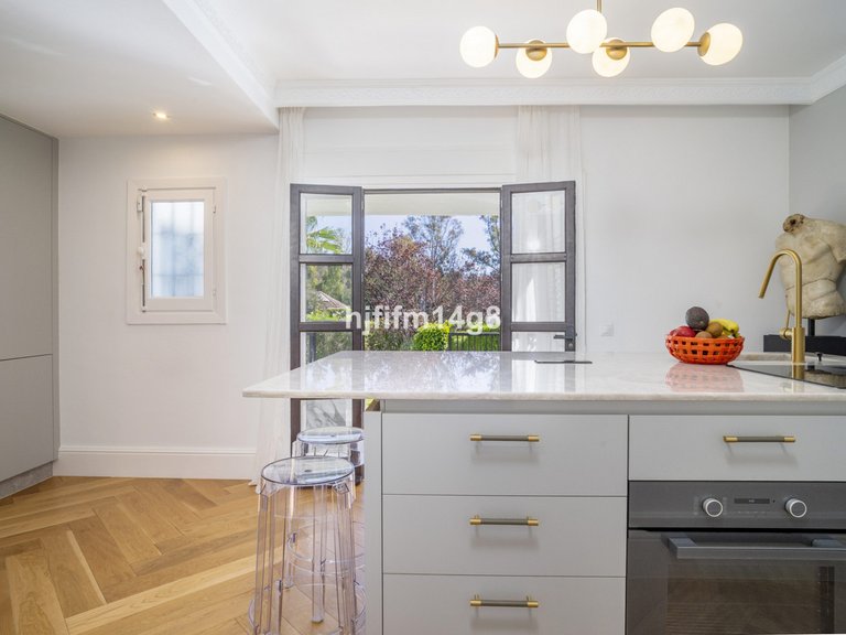 Apartment for Sale in Nueva Andalucía, Malaga 21