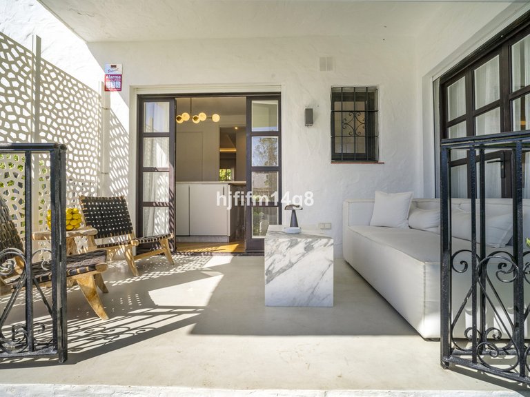 Apartment for Sale in Nueva Andalucía, Malaga 22