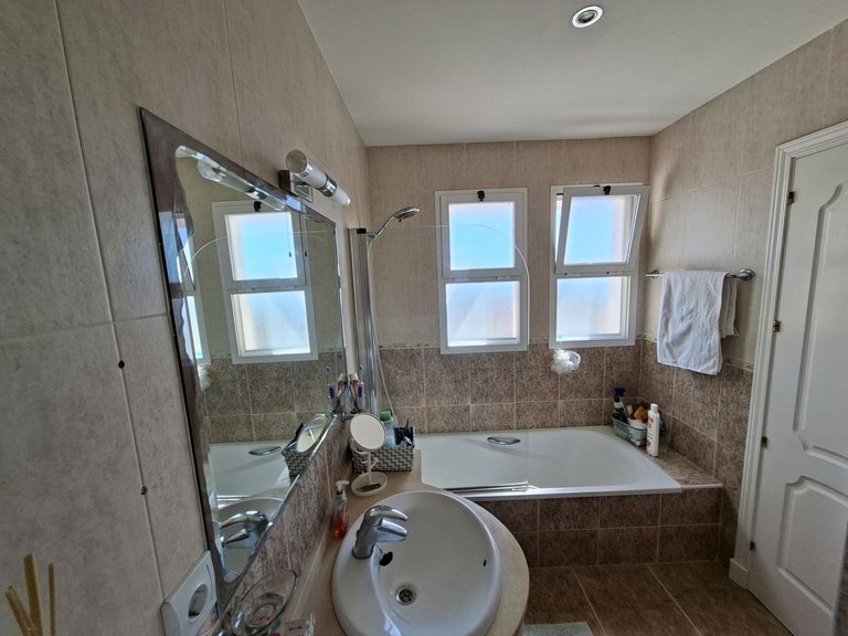 Villa for Sale in La Duquesa, Malaga 33