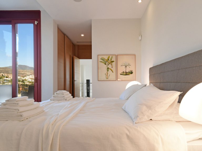 Villa for Sale in Nueva Andalucía, Malaga 18