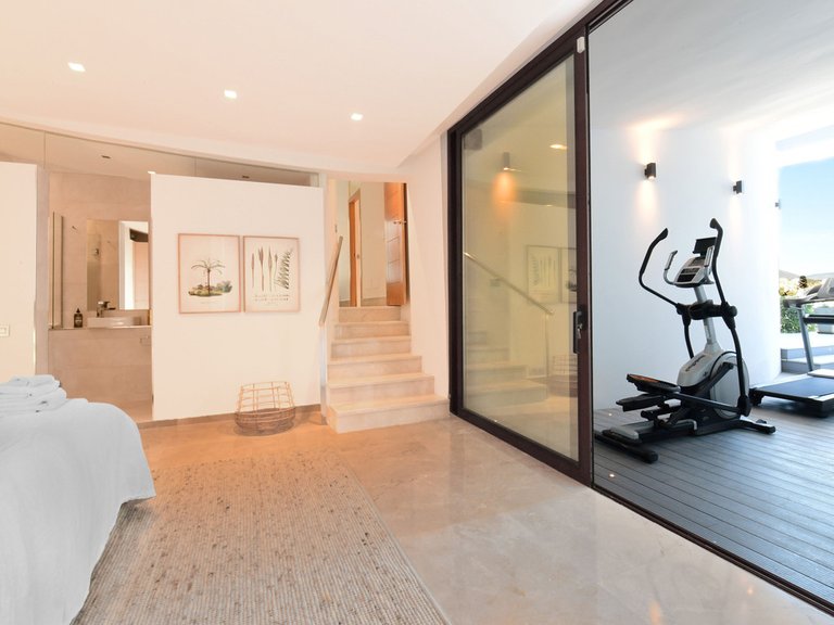 Villa for Sale in Nueva Andalucía, Malaga 24