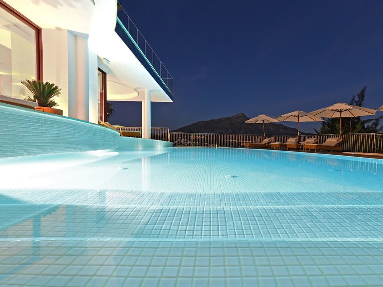 Villa for Sale in Nueva Andalucía, Malaga 36