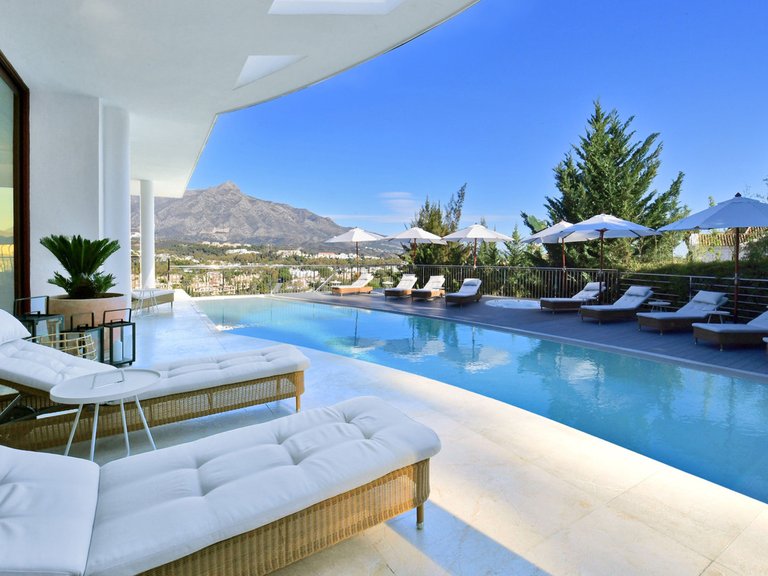 Villa for Sale in Nueva Andalucía, Malaga 37