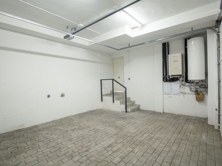 Villa for Sale in Málaga, Malaga 23