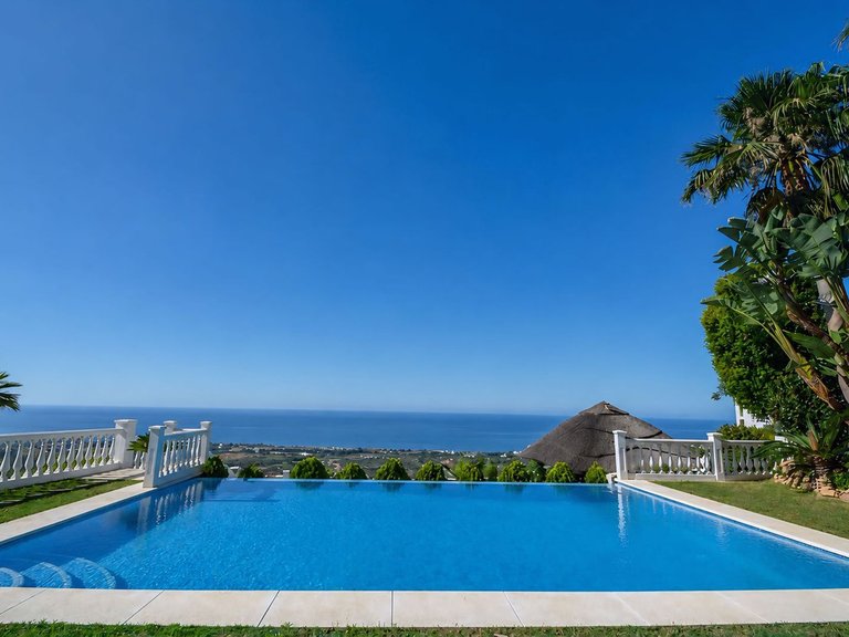 Villa for Sale in Marbella, Malaga 2