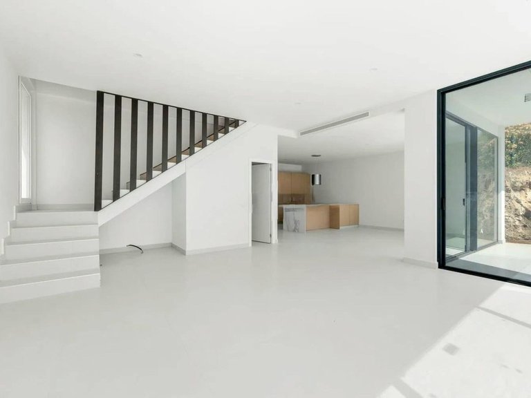 Villa for Sale in Cerros Del Aguila, Malaga 11