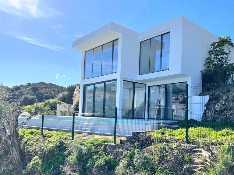 Villa for Sale in Cerros Del Aguila, Malaga 2