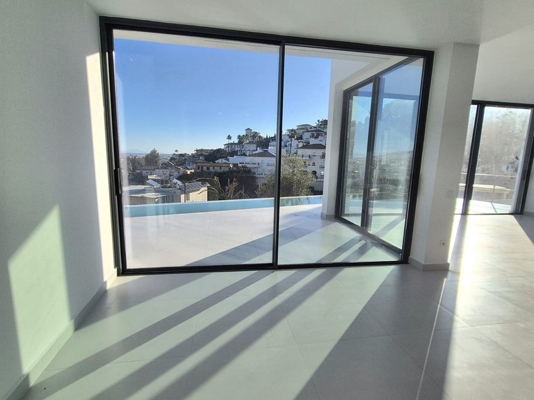 Villa for Sale in Cerros Del Aguila, Malaga 21