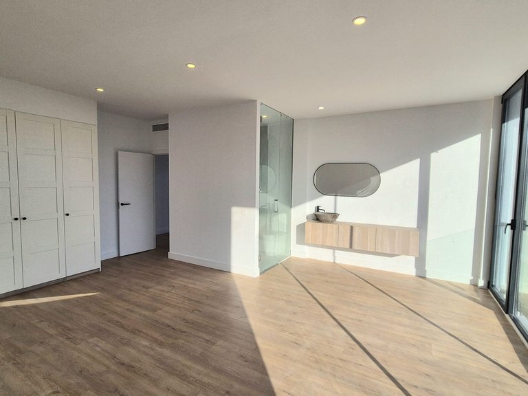 Villa for Sale in Cerros Del Aguila, Malaga 26