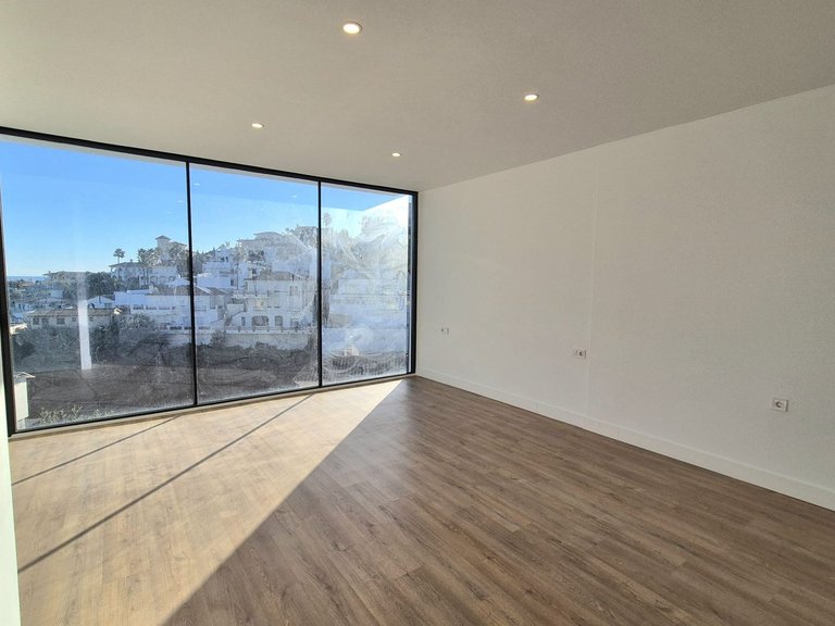 Villa for Sale in Cerros Del Aguila, Malaga 27