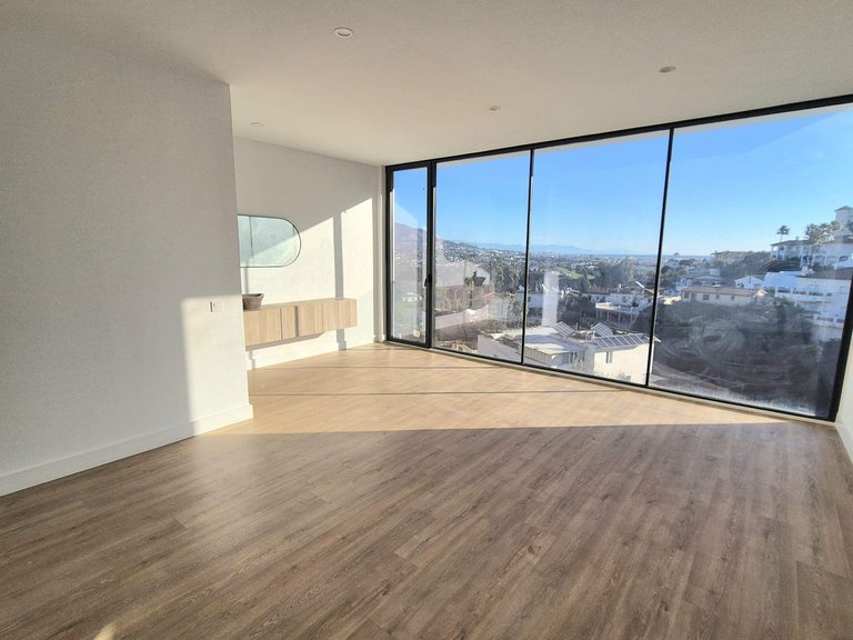 Villa for Sale in Cerros Del Aguila, Malaga 30