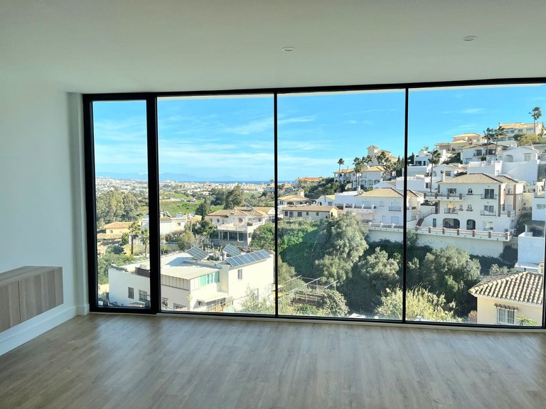 Villa for Sale in Cerros Del Aguila, Malaga 31