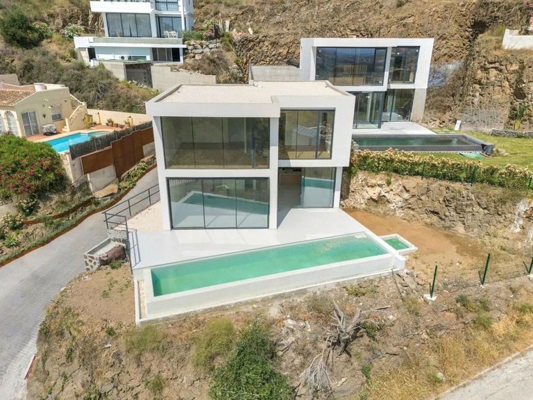 Villa for Sale in Cerros Del Aguila, Malaga 4