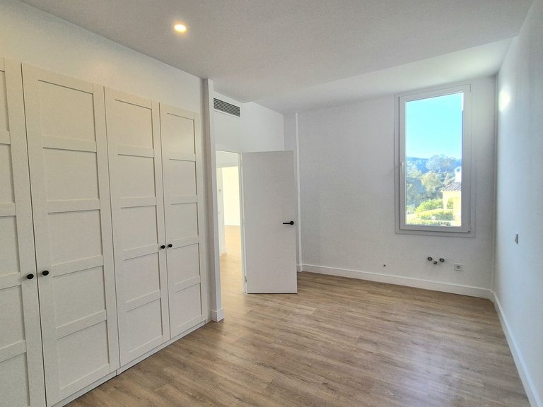 Villa for Sale in Cerros Del Aguila, Malaga 43