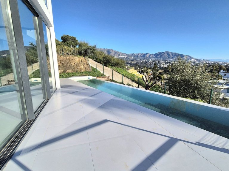 Villa for Sale in Cerros Del Aguila, Malaga 53