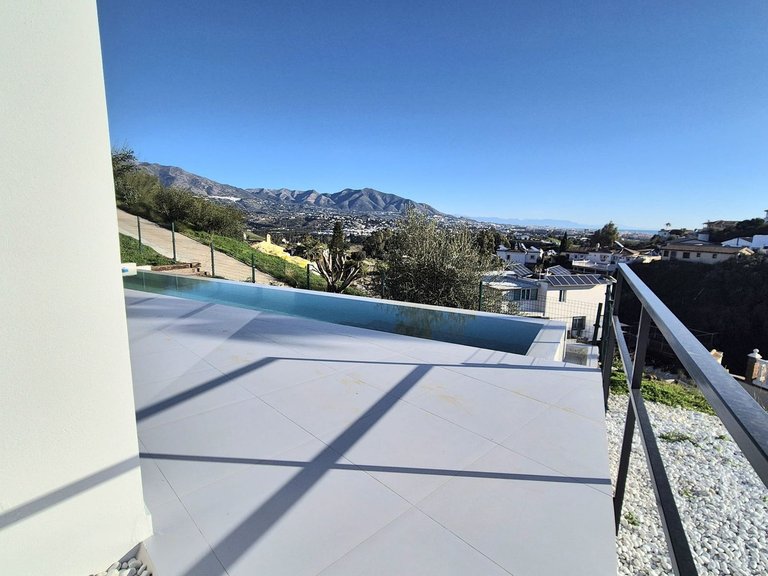 Villa for Sale in Cerros Del Aguila, Malaga 59