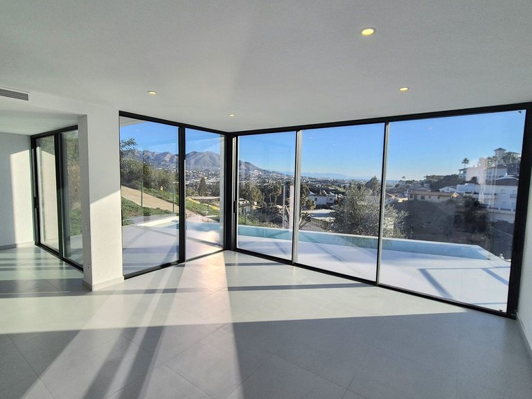 Villa for Sale in Cerros Del Aguila, Malaga 9