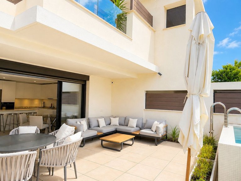 Villa for Sale in La Cala De Mijas, Malaga 1
