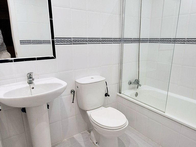 Apartment for Sale in Doña Julia, Malaga 13