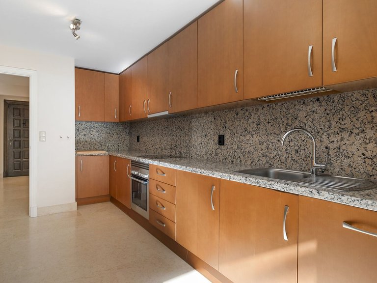 Apartment for Sale in Benahavís, Malaga 10