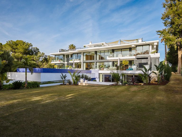 Villa for Sale in Sotogrande, Cadiz 1