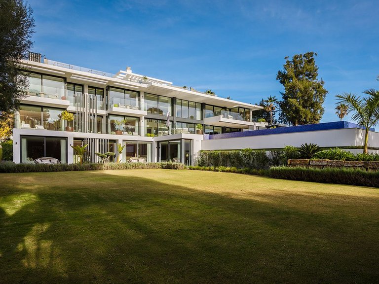 Villa for Sale in Sotogrande, Cadiz 32