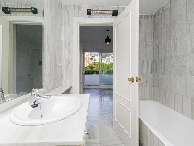 Apartment for Sale in Marbella, Malaga 12
