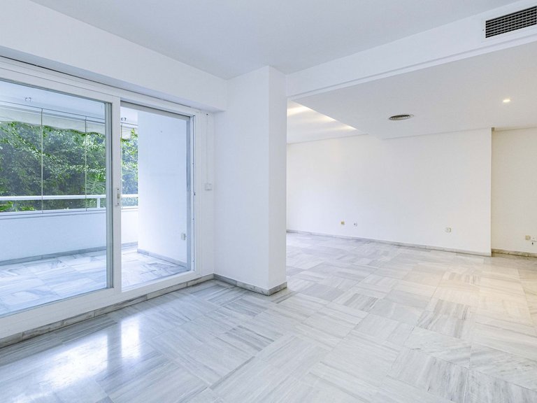 Apartment for Sale in Marbella, Malaga 13