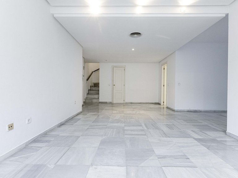Apartment for Sale in Marbella, Malaga 18