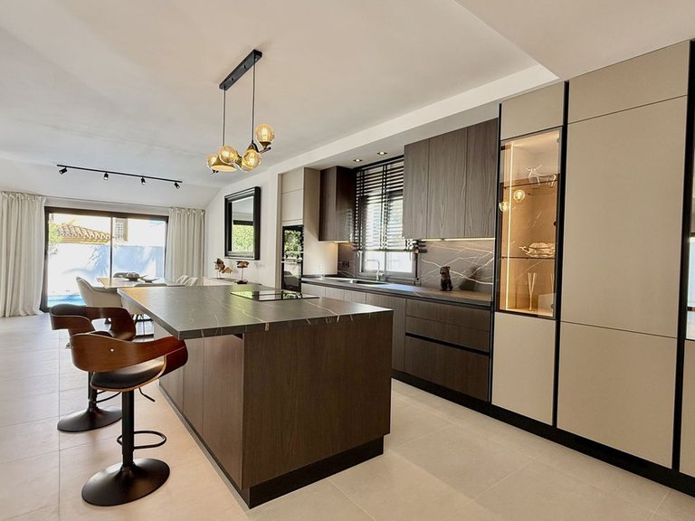 Villa for Sale in Nueva Andalucía, Malaga 3
