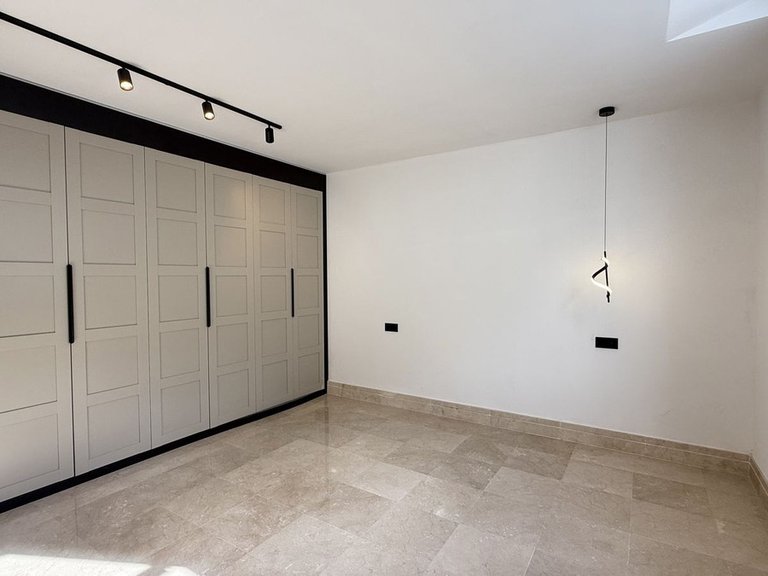 Villa for Sale in Nueva Andalucía, Malaga 32
